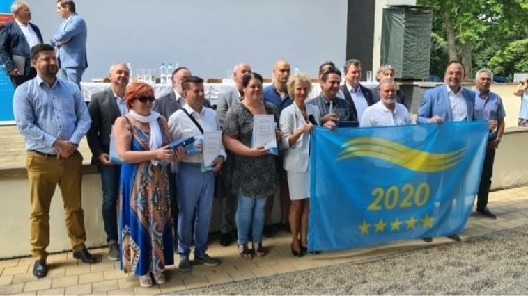 A BALATON LEGJOBBJAI KÖZÖTT A FÖLDVÁRI STRANDOK