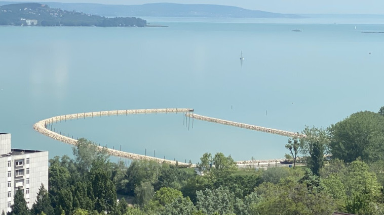 A LEGTÖBBSZÖR ENGEDÉLYEZETT KIKÖTŐ LESZ A BALATONON A FÖLDVÁRI E-KIKÖTŐ