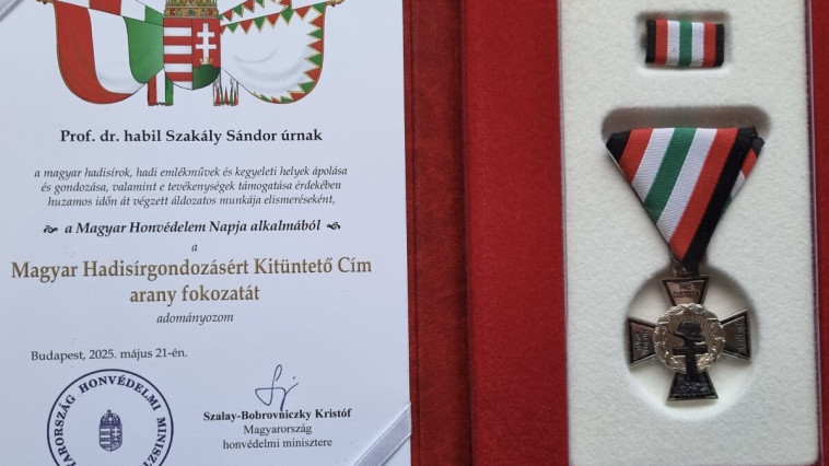 ARANY FOKOZATTAL ISMERTÉK EL VÁROSUNK DÍSZPOLGÁRÁNAK  MUNKÁSSÁGÁT