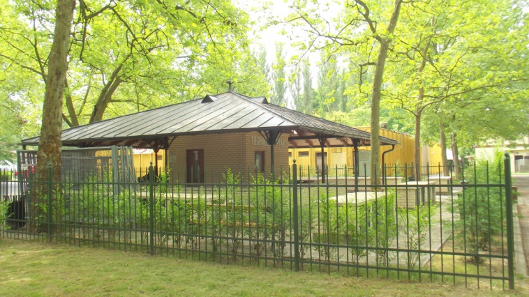 A szezonra elkészült a Piac új kerítése