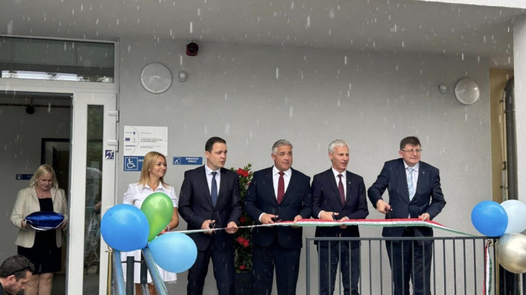 ÁTADTÁK VÁROSUNK ÚJ BÖLCSŐDÉJÉT