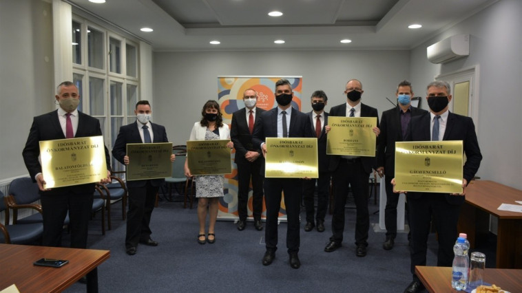 AZ IDŐSBARÁT ÖNKORMÁNYZAT DÍJÁTADÓ KÉPEI