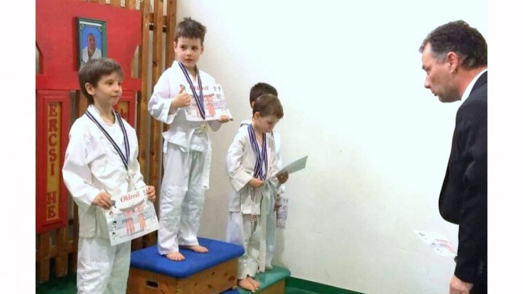 Balatonföldvári sikerek a Nyírai Attila emlékére  rendezett karate versenyen Abonyban