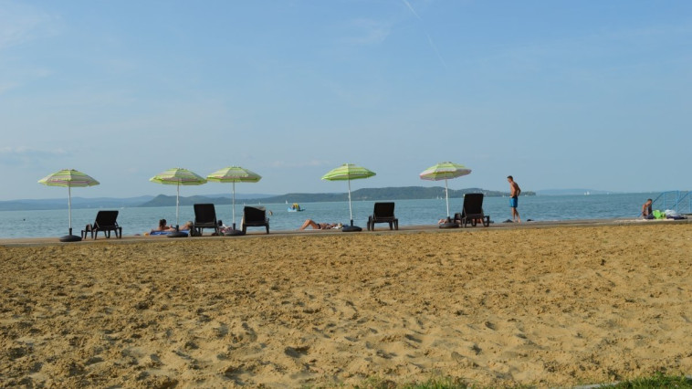 BALATONFÖLDVÁRON A NYUGATI STRAND TURISZTIKAI INFRASTRUKTÚRÁJÁNAK FEJLESZTÉSE