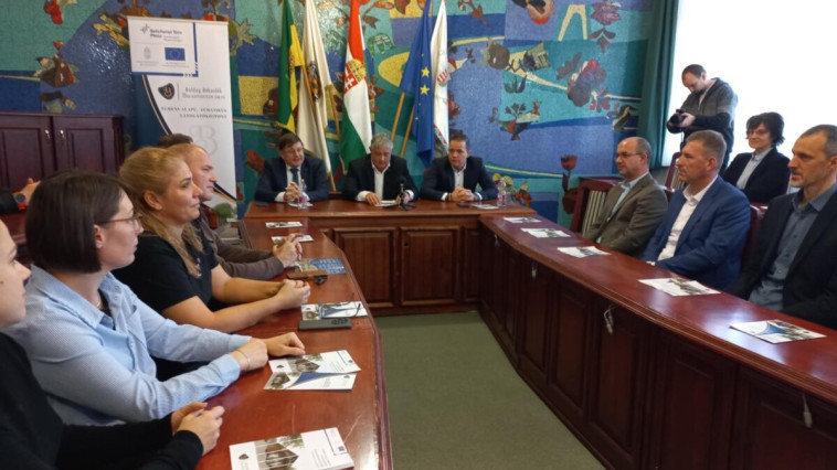 BOLDOG BÉKEIDŐK BALATONFÖLDVÁRON-ÉPÜL A LÁTOGATÓKÖZPONT