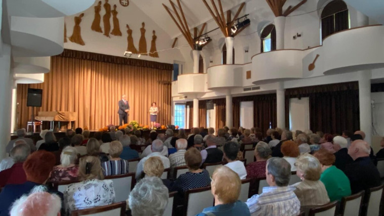 DUPLÁJÁRA EMELIK A NYUGDÍJASOK KARÁCSONYI TÁMOGATÁSÁT