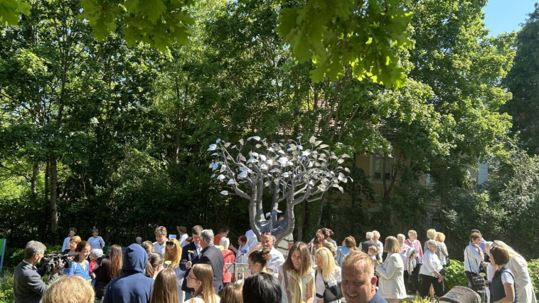 ÉLETFA- ISTEN ÉLTESSE AZ ANYÁKAT!