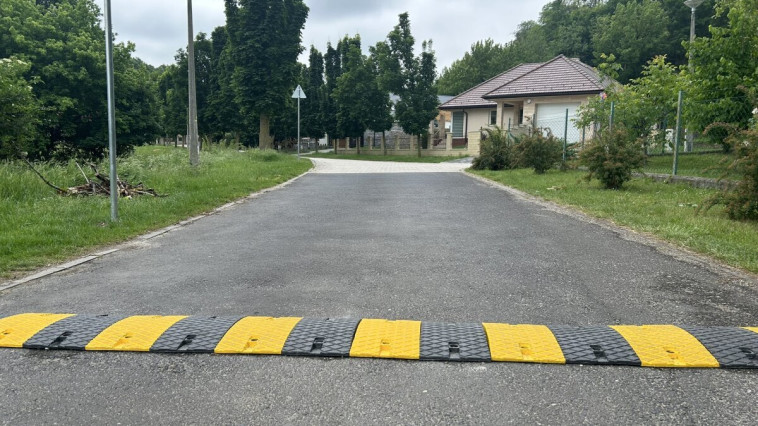 ELKÉSZÜLT A KARIKAVÖLGY ÚJ ÉS BIZTONSÁGOS FORGALOM SZABÁLYOZÓ RENDSZERE