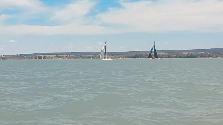 EZÜSTÉRMES LETT VÁROSUNK HAJÓJA A KRAJCÁR A MET KUPÁN