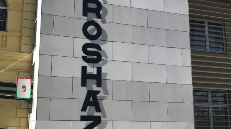 Feltételekhez kötött ügyfélfogadás 