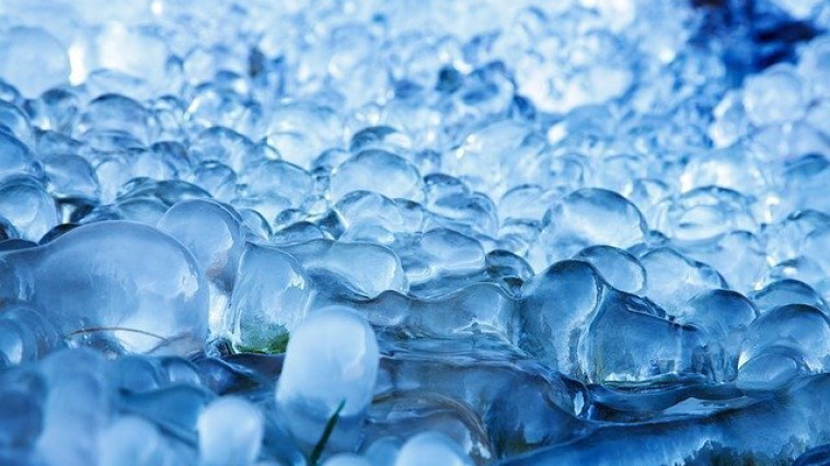 Figyelemfelhívás: a Balaton jegén történő sportolásról, közlekedésről