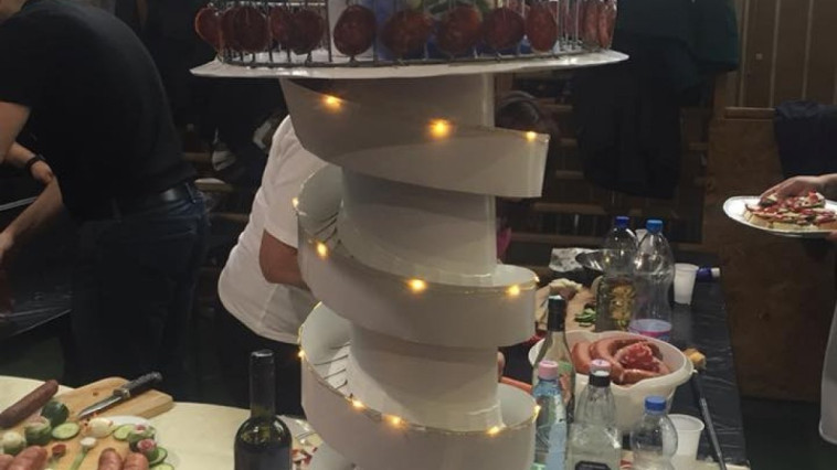 Földvári siker a Fonyódi Kolbászfesztiválon-aranyérmes lett a BKTE kolbásztöltő csapata 