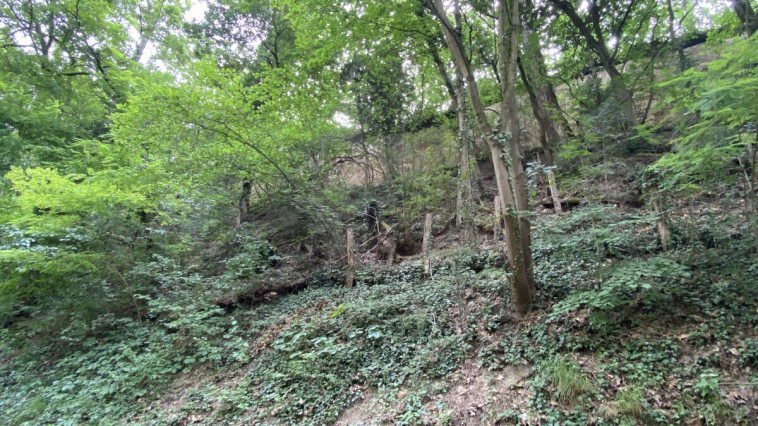 FOLYTATÓDIK A KEMPING UTCAI PARTFAL HELYREÁLLÍTÁSA