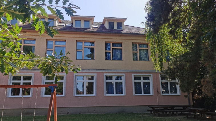 ISKOLAPER-ÉVTIZEDES ROSSZ VISZONY ÉRHET VÉGET SZEMES ÉS FÖLDVÁR KÖZÖTT