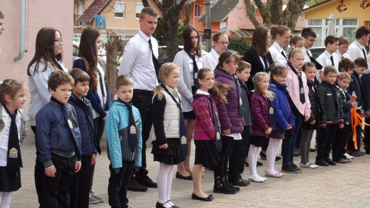 Iskolapolgárrá avatták az első osztályos tanulókat