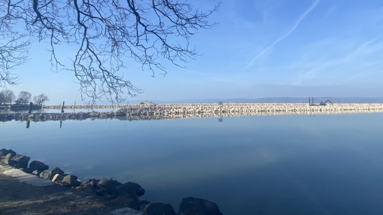 ITÉLT A TÖRVÉNYSZÉK KIKÖTŐÜGYBEN – A SZÉCHÉNYIEK SZELLEMÉBEN FOLYTATÓDIK FÖLDVÁR FEJLESZTÉSE
