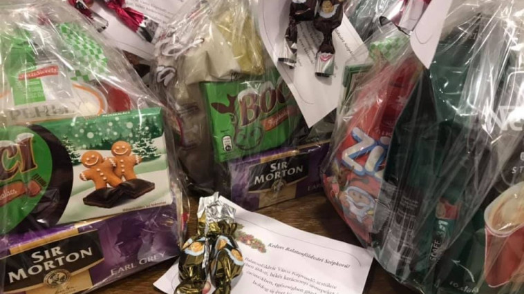 KARÁCSONYI AJÁNDÉK