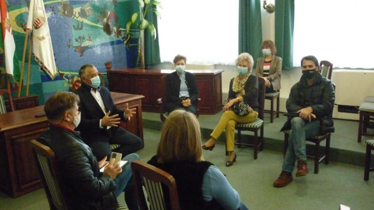 KÖLTSÉGVETÉS-MINDENKI MÁSKÉPP CSINÁLJA