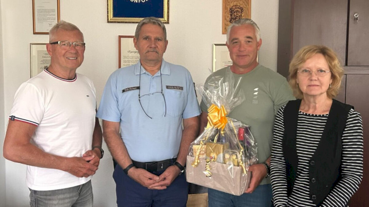 KÖSZÖNET A SZOLGÁLATÉRT