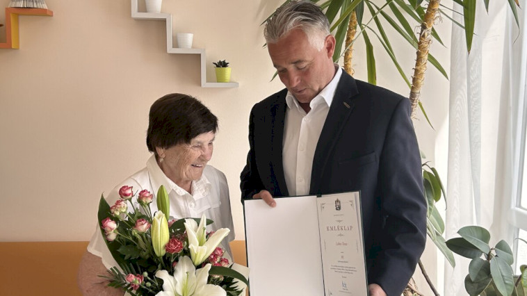 Köszöntés