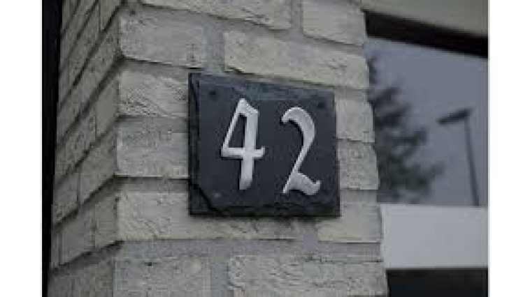 LEGYEN JÓL LÁTHATÓ A HÁZSZÁM!