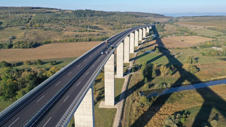 LEZÁRJÁK A VÖLGYHIDAT