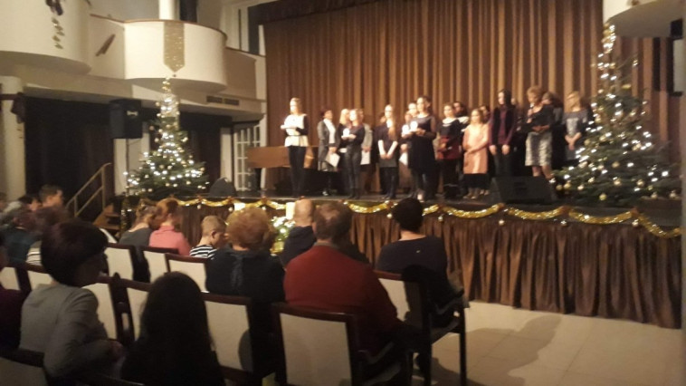 Meggyújtották a harmadik gyertyát az adventi koszorún