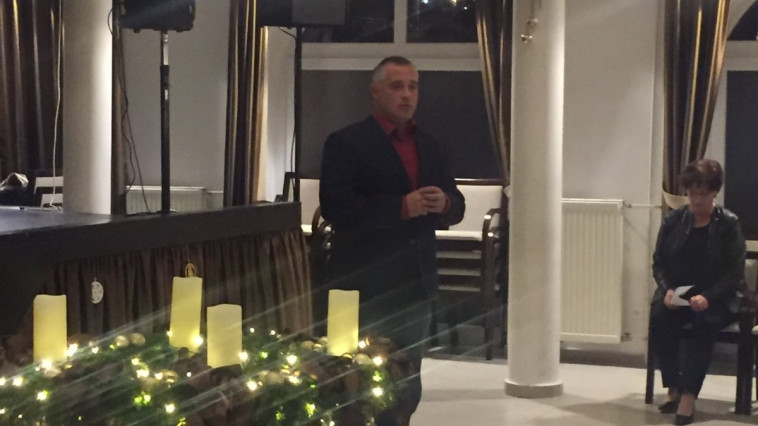 Meggyújtották az első gyertyát városunk adventi koszorúján