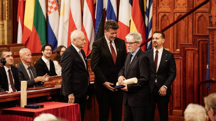 Nemzeti Emlék-Őr Díjban részesült városunk díszpolgára