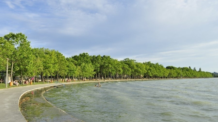 Nyertes pályázatból újítják fel a partvédművet a Kvassay sétány mellett