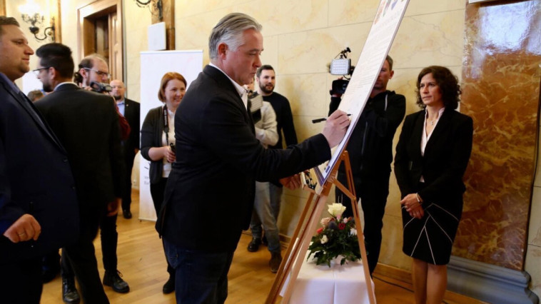 ÖSSZEFOGÁS A BAKONY-BALATON RÉGIÓÉRT