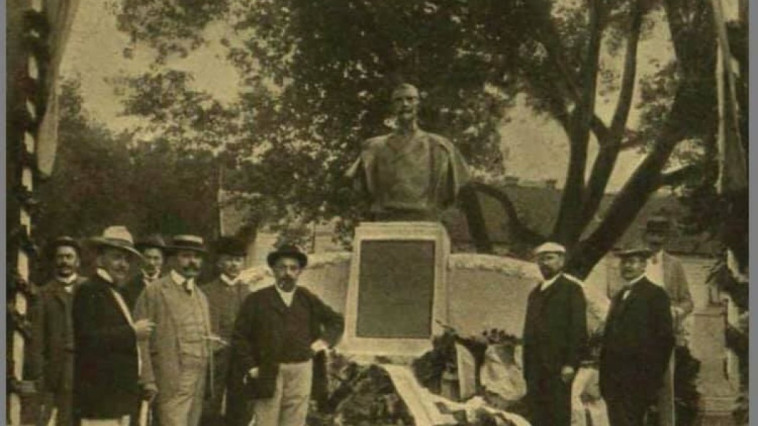 SZOBROT ÁLLÍT A VÁROS A TELEPÜLÉSALAPÍTÓNAK