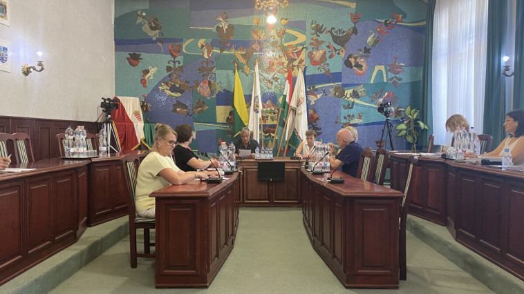 TOVÁBBRA IS INGYEN SZÁLLÍTJÁK HÁZHOZ A SZOCIÁLIS EBÉDET VÁROSUNKBAN