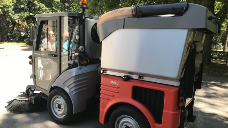 Új kommunális munkagép korszerűsíti a városüzemeltetést Balatonföldváron